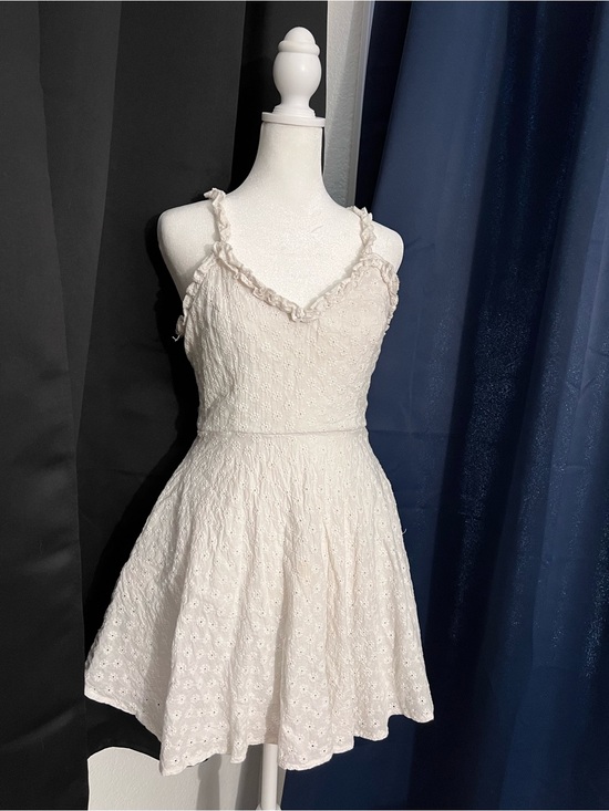 Trixxi Dresses & Skirts - Trixxi White Eyelet Mini Dress Women’s Medium Ruffle Strap Cottagecore Sundress
